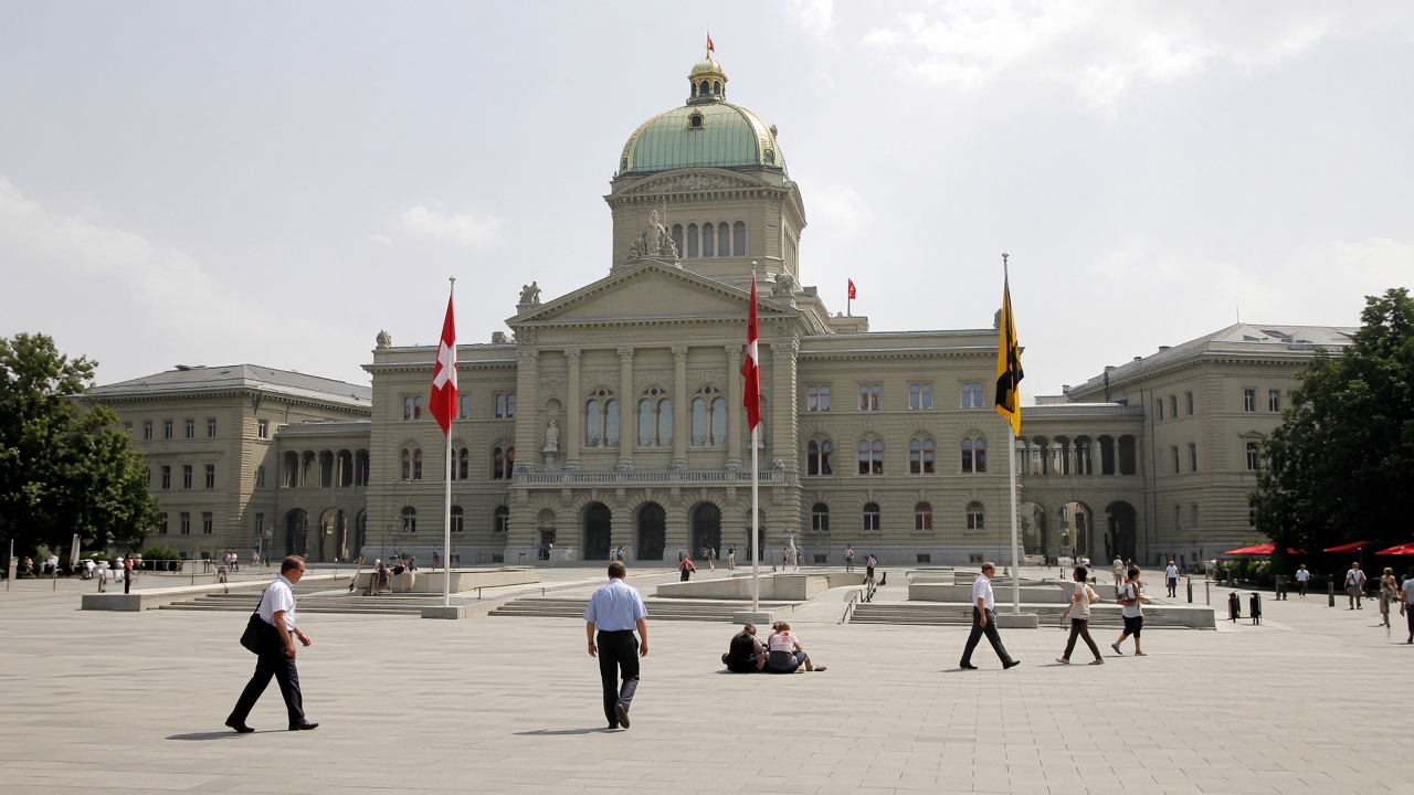 Summer Session Starts Under Heat and a Long Ballot Calendar